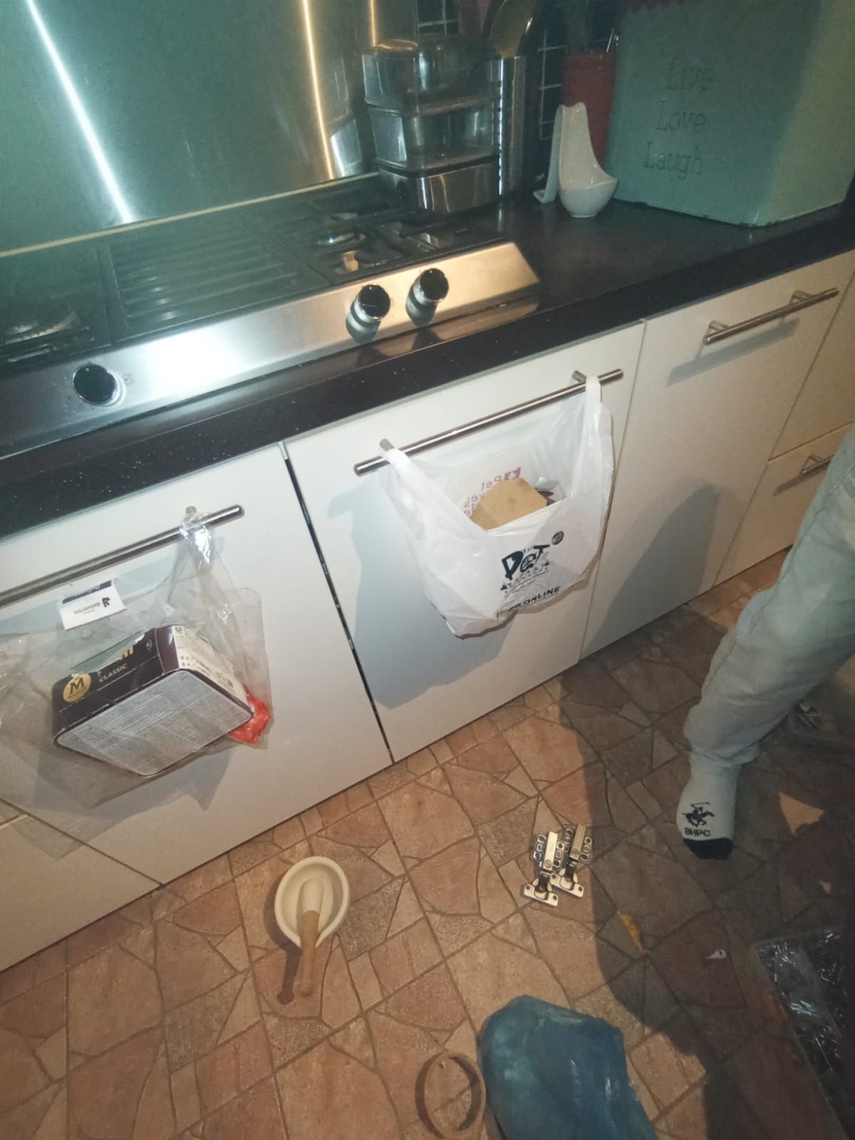 Expert Kitchen Cabinet Repair Services in Singapore: Restore Your Dream Kitchen Effortlessly